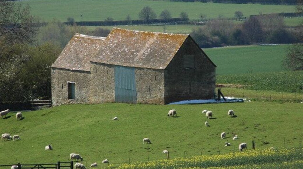 Stone barn on Bredon Hill Stone barn on the southern slopes of Bredon Hill above the village of Conderton.