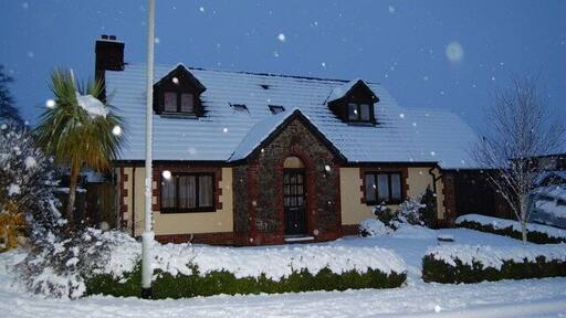 1 Marshalls Mead in Snow - first of small housing estate Feb 09 - snow in Devon at last!! Took this photo of my house early in the morning.