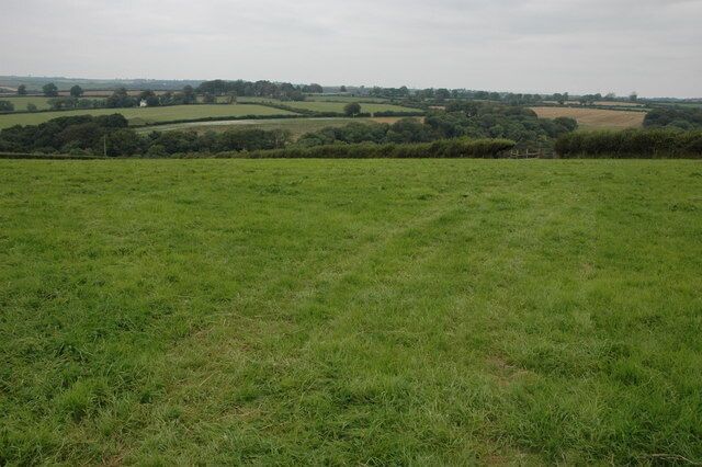 Farmland to the east of Beaford Farmland viewed from the A3124 to the east of the village of Beaford.