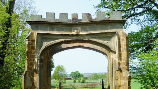 Arch Gate, Badby Woods, Badby, England. Dating from the late 18th or early 19th century. Originally a lodge gateway.