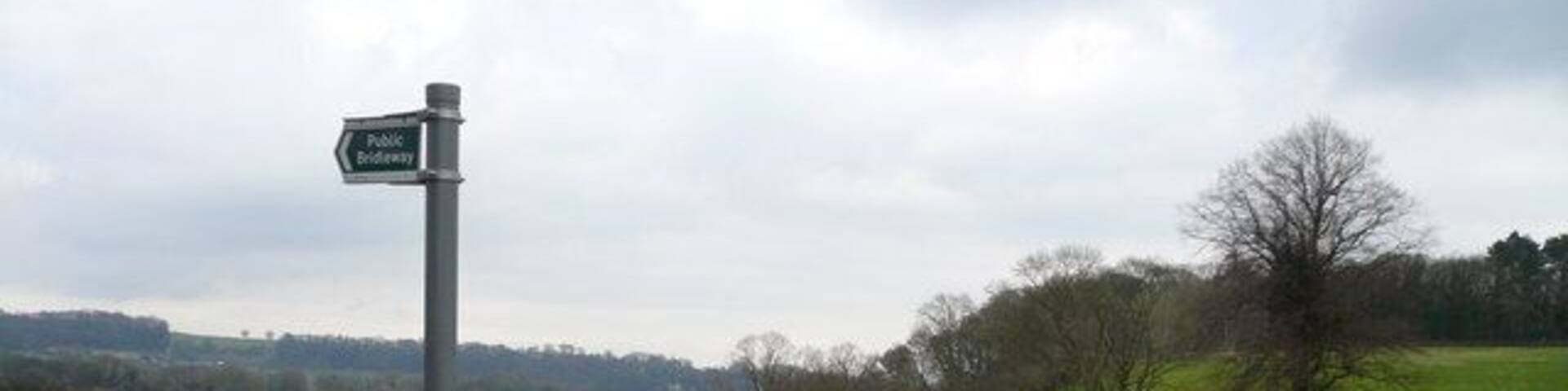 Public Bridleway Sign near Back Lane Slab fence can clearly be seen. 342945 342948