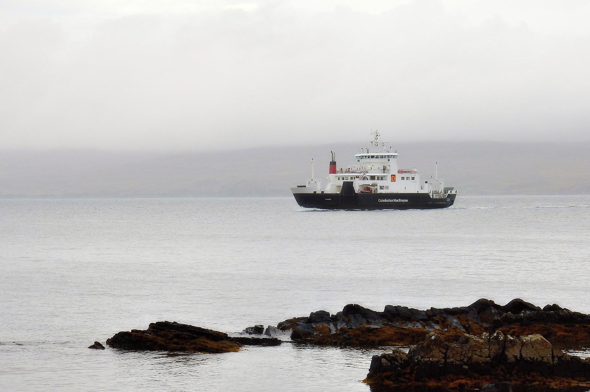 Warten auf die Faehre in Armadale / Insel Skye