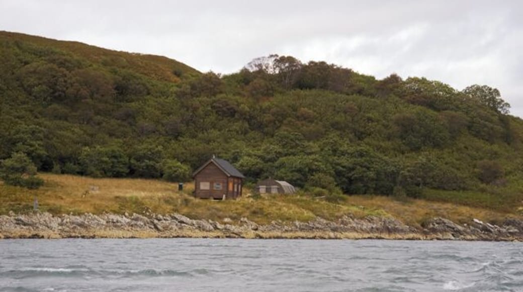 Buildings at Bagh Innvraig, Eilean Mhic Chrion