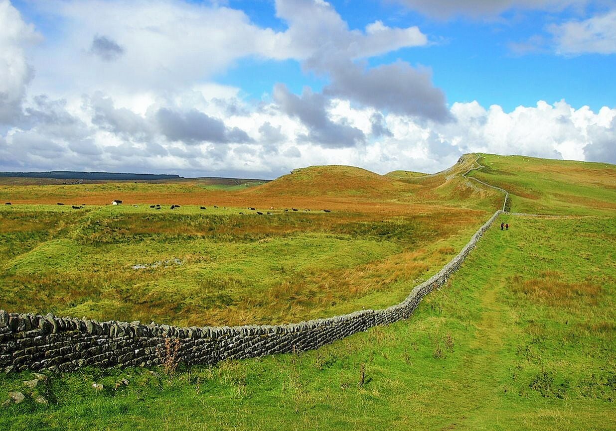 Hadrian's Wall runs straight through the heart of Northumberland National Park in northern England. The Hadrian's Wall Path, a UNESCO World Heritage Site, follows the wall for its entire length, from the North Sea to the Irish Sea.

#NationalPark