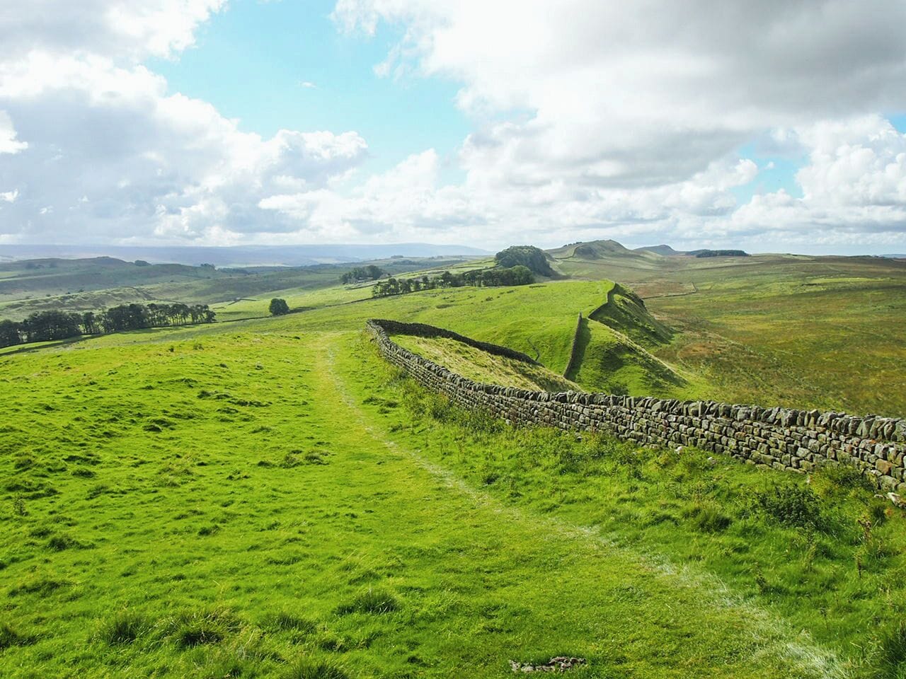 Hadrian's Wall is a UNESCO World Heritage Site that runs straight through the heart of Northumberland National Park in northern England. The Hadrian's Wall Path follows the wall for its entire length, from the North Sea to the Irish Sea.

#NationalPark