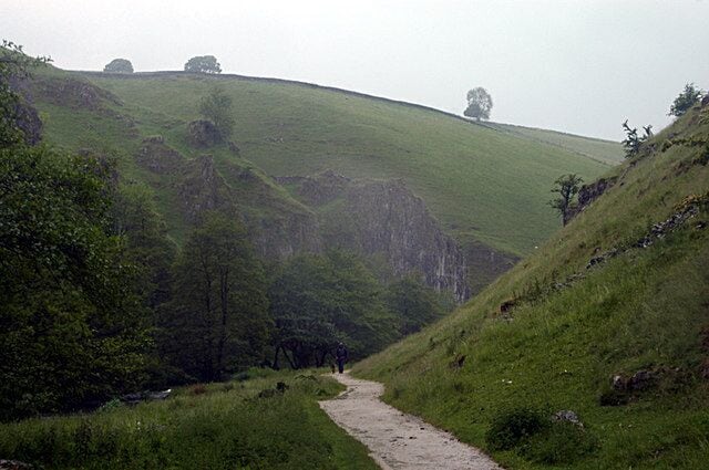 Raining heavily in Wolfscote Dale