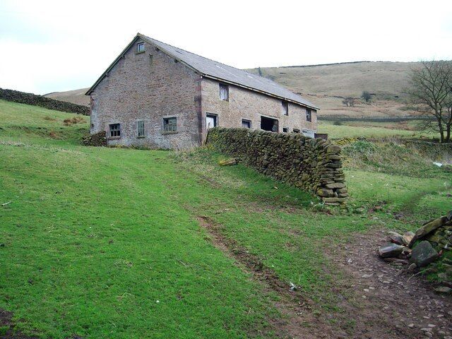 Barn Old barn now used as livestock shelter.