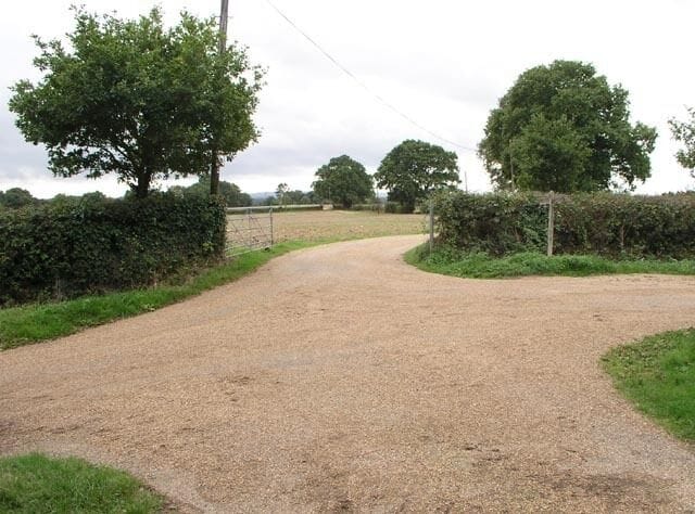 Junction of the Sussex Border Path and Footpath 796 The Sussex Border Path runs along Pigbush Lane from 243629 to the right and left to 250116