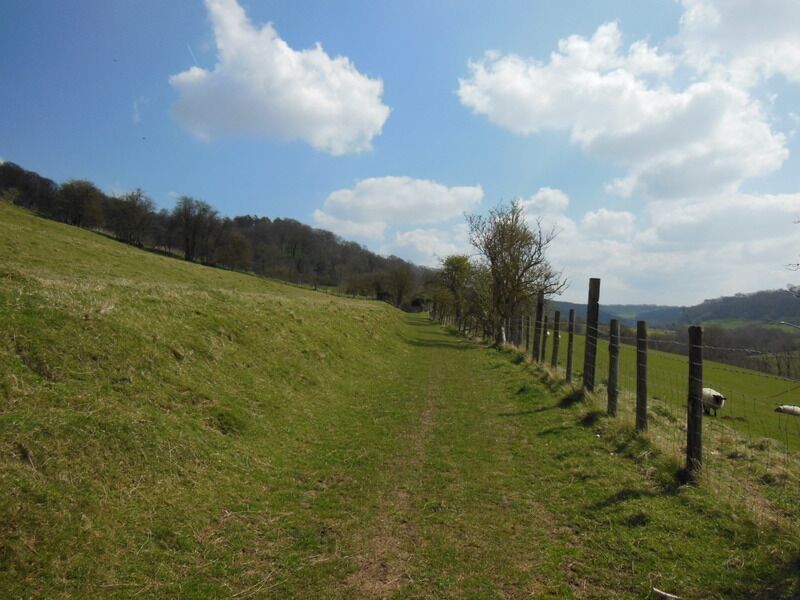 The Cotswold Way towards Newmills Farm