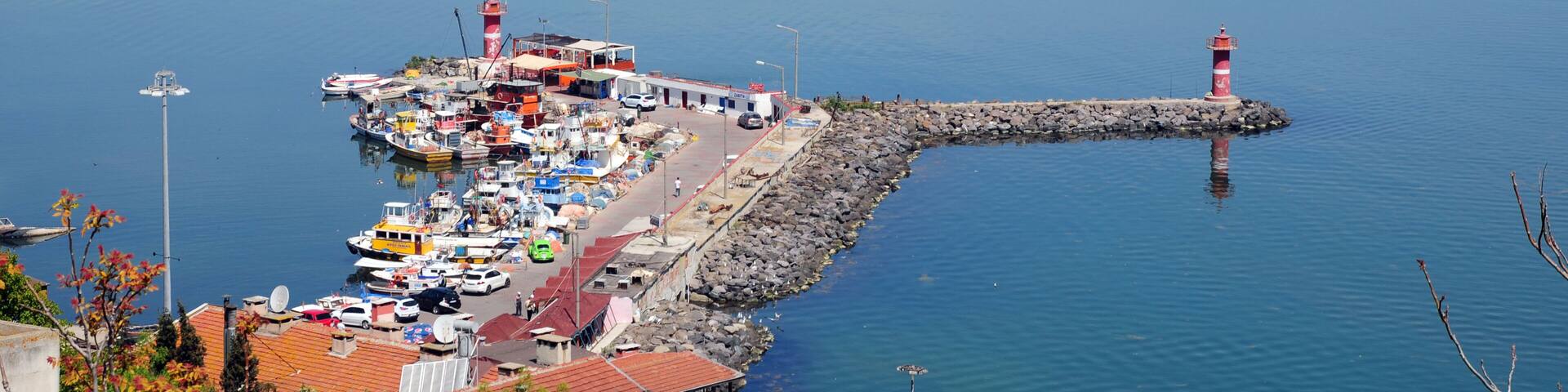 Marmara Ereglisi district in Tekirdag, Turkey, is a tourism city. It attracts attention with its historical artifacts and sea.
