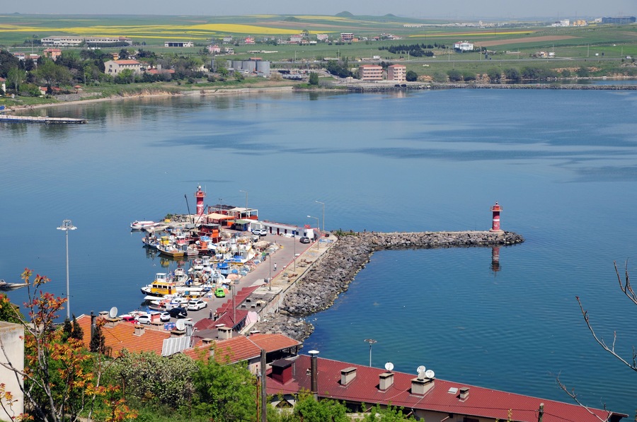 Marmara Ereglisi district in Tekirdag, Turkey, is a tourism city. It attracts attention with its historical artifacts and sea.