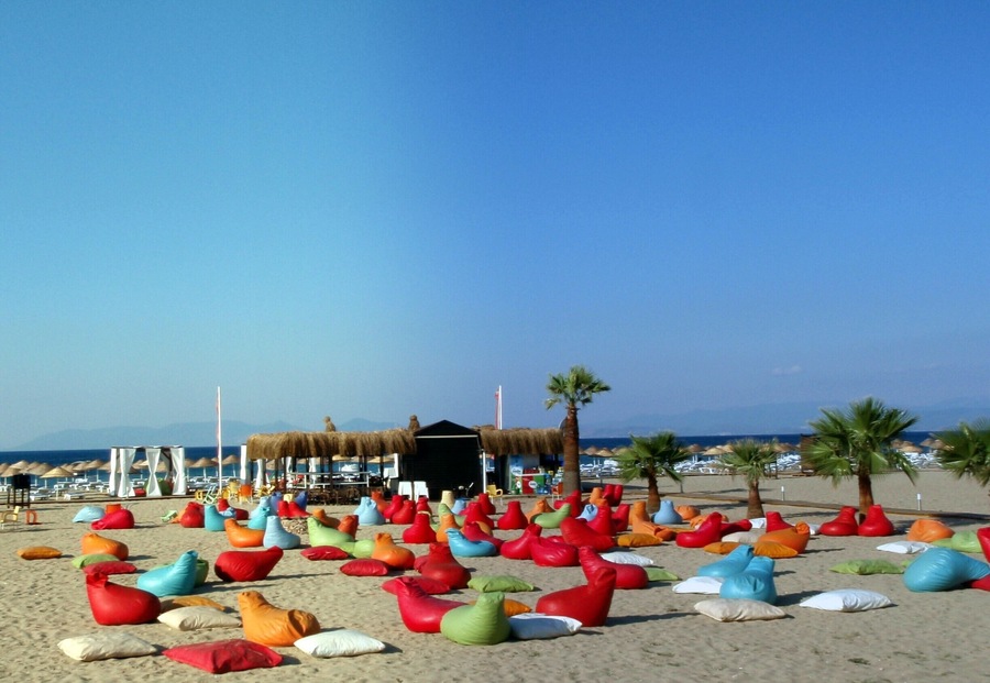 Sarımsaklı is a town in the Ayvalık District of Balıkesir Province in the Marmara Region of Turkey. The town's name means "land of garlic" in reference to the region's considerable production of the Alliaceae plant.
#blue