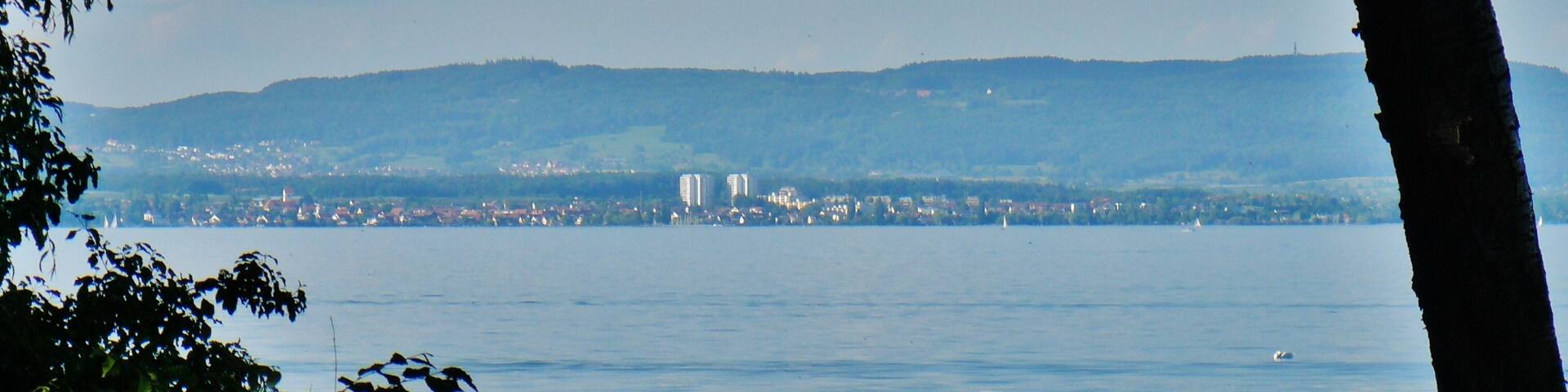 Blick über den Bodensee nach Immenstaad (NICHT Friedrichshafen)