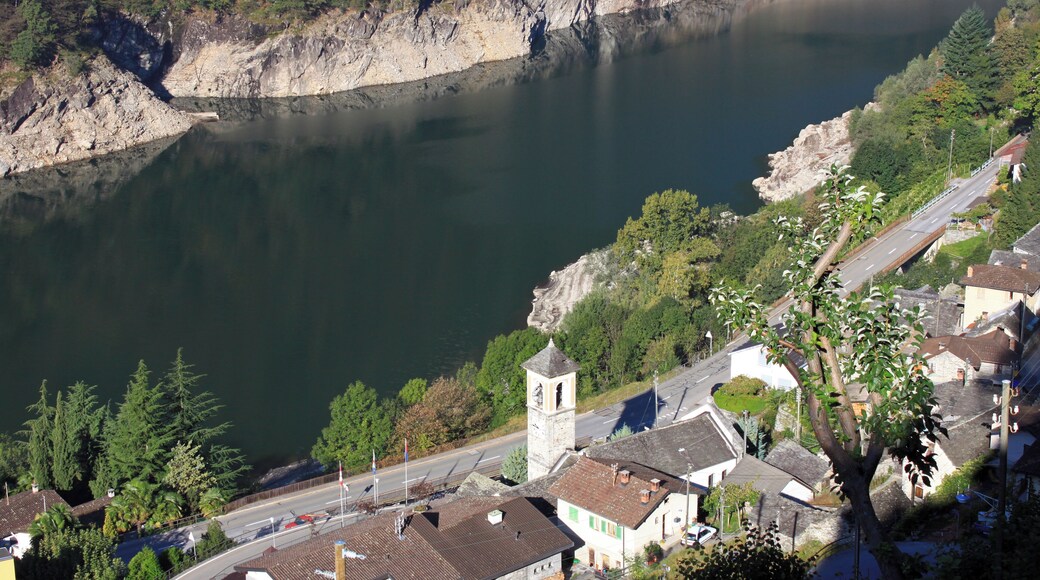 Blick auf Vogorno im wunderschönen Valle Verzasca im Schweizer Kanton Tessin.