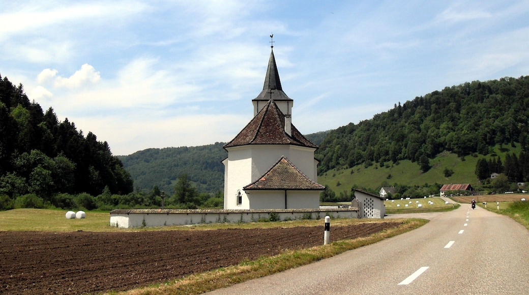 L'église Saint-Valbert d'Ocourt, commune de Clos du Doubs, Suisse