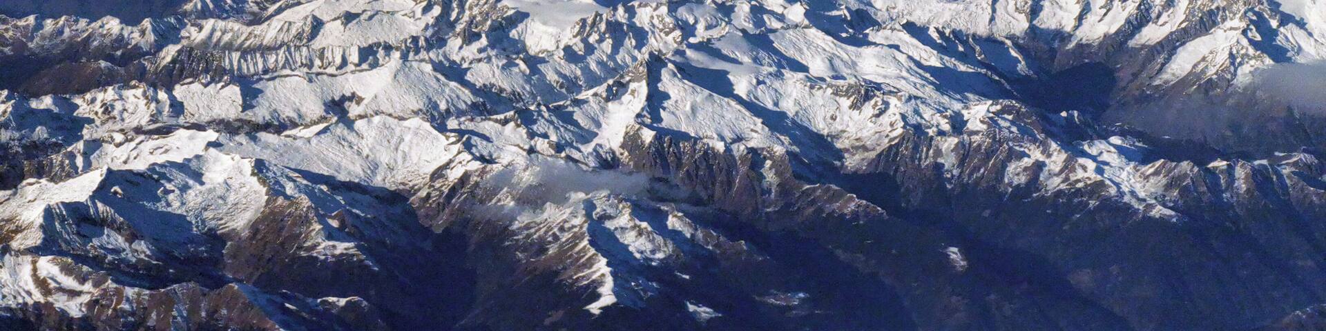 From the sky of northern Italy mountains. Close to Milan.
Photoed by Huawei Mate 20 Pro.