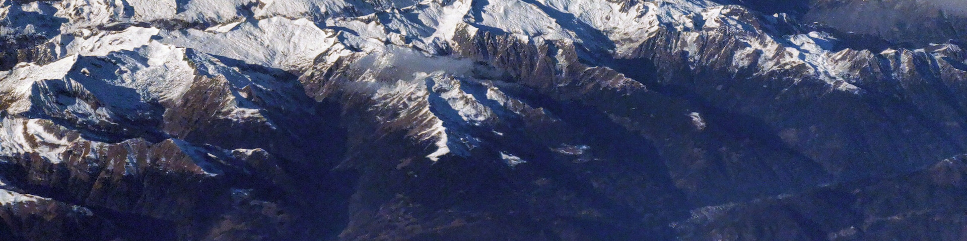 From the sky of northern Italy mountains. Close to Milan.
Photoed by Huawei Mate 20 Pro.