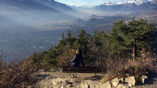 View on the Rhone Valley from the Bisse de Lens. An easy walk, to be done ideally in spring / autumn. The best way to do it is to leave the car in Chermignon and enjoy a walk in the forest first, and then on the mountain flank. Count about 1h15 each way from Chermignon to the view point.
#Switzerland #Valais #Rhone #Valley #Alps #Hiking #Lifeatexpedia