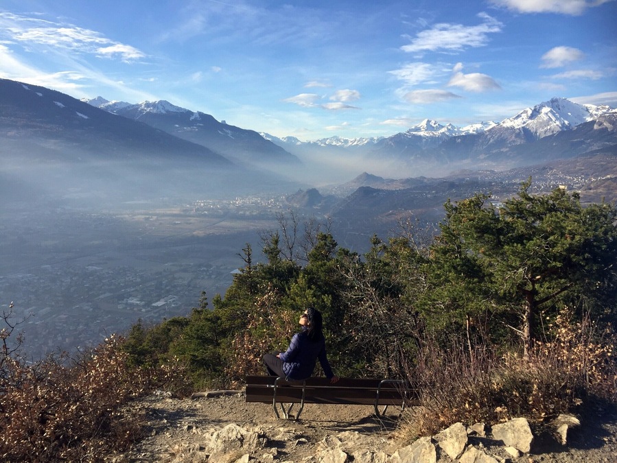 View on the Rhone Valley from the Bisse de Lens. An easy walk, to be done ideally in spring / autumn. The best way to do it is to leave the car in Chermignon and enjoy a walk in the forest first, and then on the mountain flank. Count about 1h15 each way from Chermignon to the view point.
#Switzerland #Valais #Rhone #Valley #Alps #Hiking #Lifeatexpedia