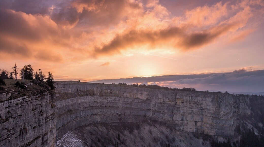 #BvSApplication
Creux du Van is a famous cliff in the French speaking part on Switzerland. Often called "the grand canyon of Switzerland". A great spot for watching sunsets, hiking, even camping.
It is quite a hike to reach the top, but with a view like that it is very rewarding in the end.