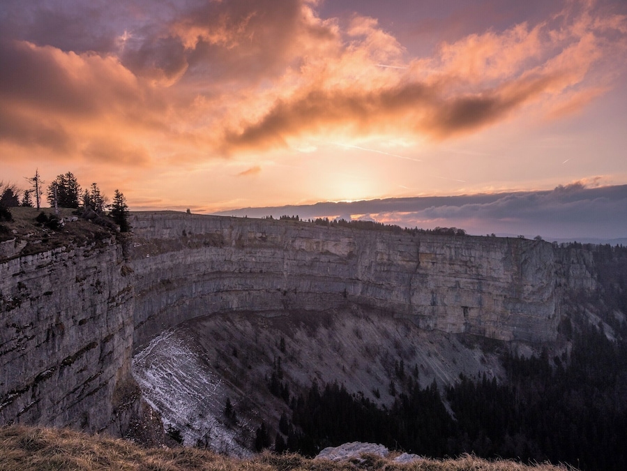 #BvSApplication
Creux du Van is a famous cliff in the French speaking part on Switzerland. Often called "the grand canyon of Switzerland". A great spot for watching sunsets, hiking, even camping.
It is quite a hike to reach the top, but with a view like that it is very rewarding in the end.