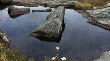 Cross over into Hono by ferry and head west to Ersdalsvagen and the nature preserve. Rock, sea, water and sky.