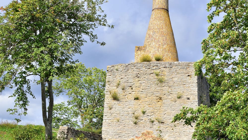 Kalkbrennofen am Hafen von Fårösund