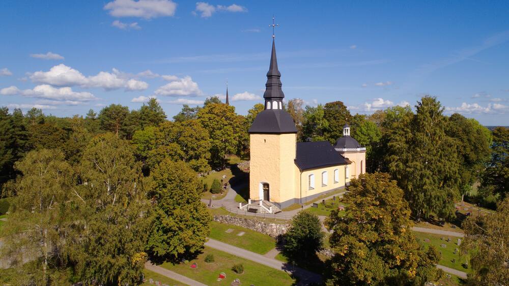 Björnlunda kyrka