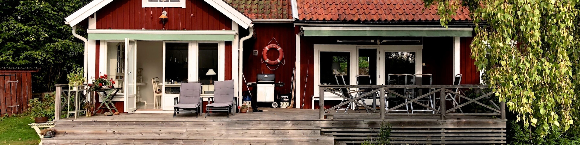 Löparö in Norrtälje Kommun is located in Sweden about 47 km north-east of Stockholm.
This cottage was a great place to spend time with friends boating, fishing, and just relaxing.