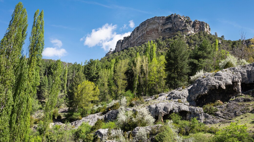 Uña, a town in the middle mountains that sits on a hill between the Laguna of the same name and the river Júcar. Hiking trails in Uña, Cuenca, Spain
