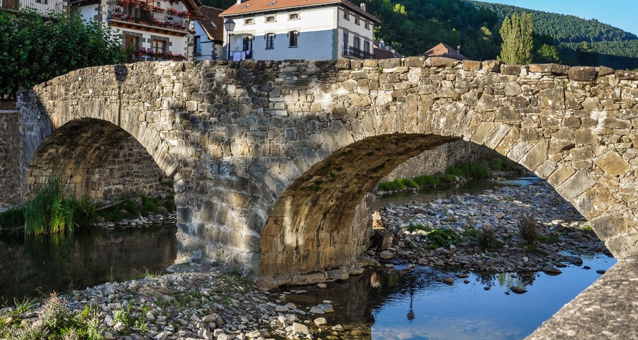 Medieval old bridge, Ochagavía, Navarra, Spain