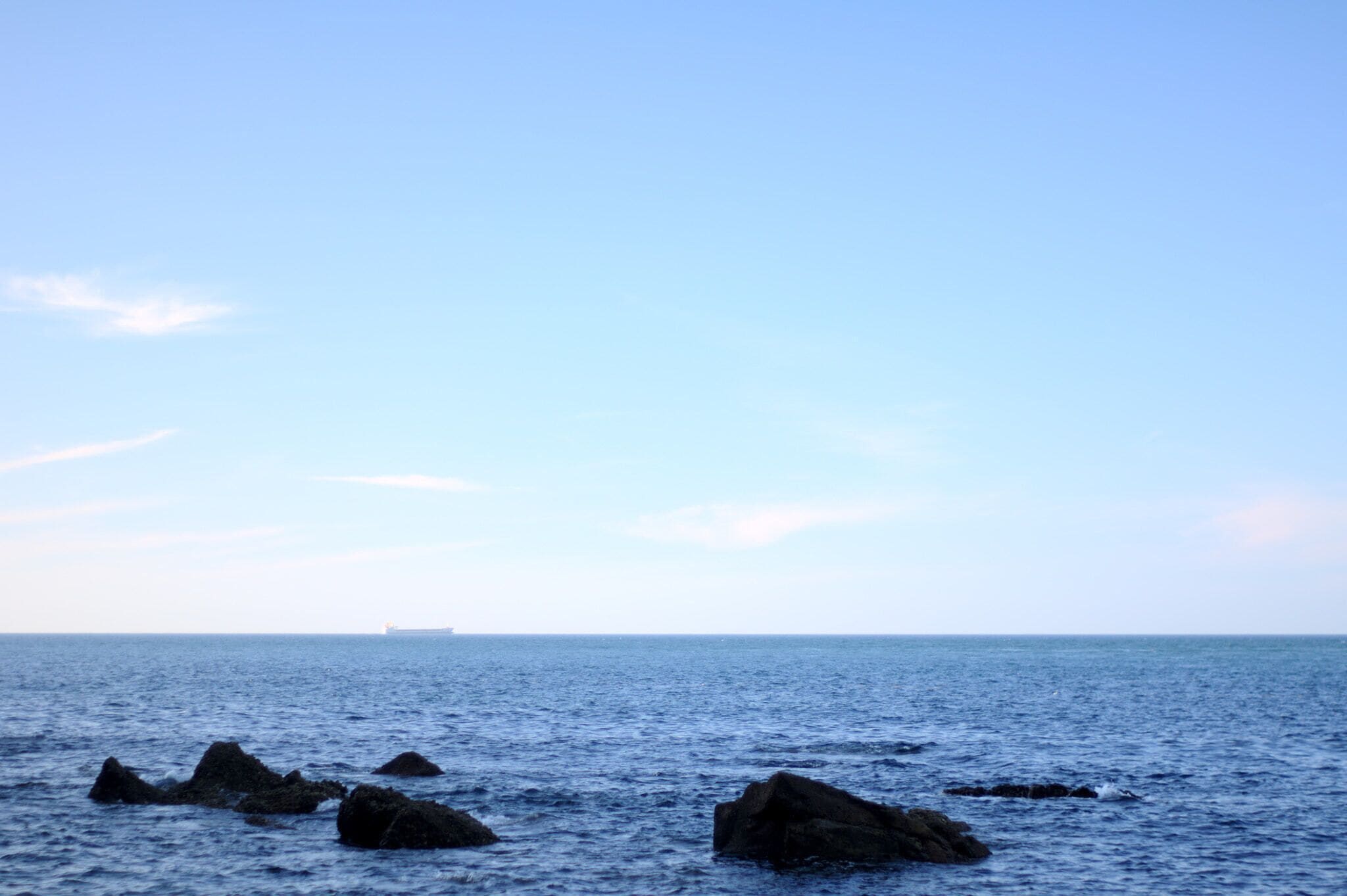 500px provided description: Barco En El Horizonte []