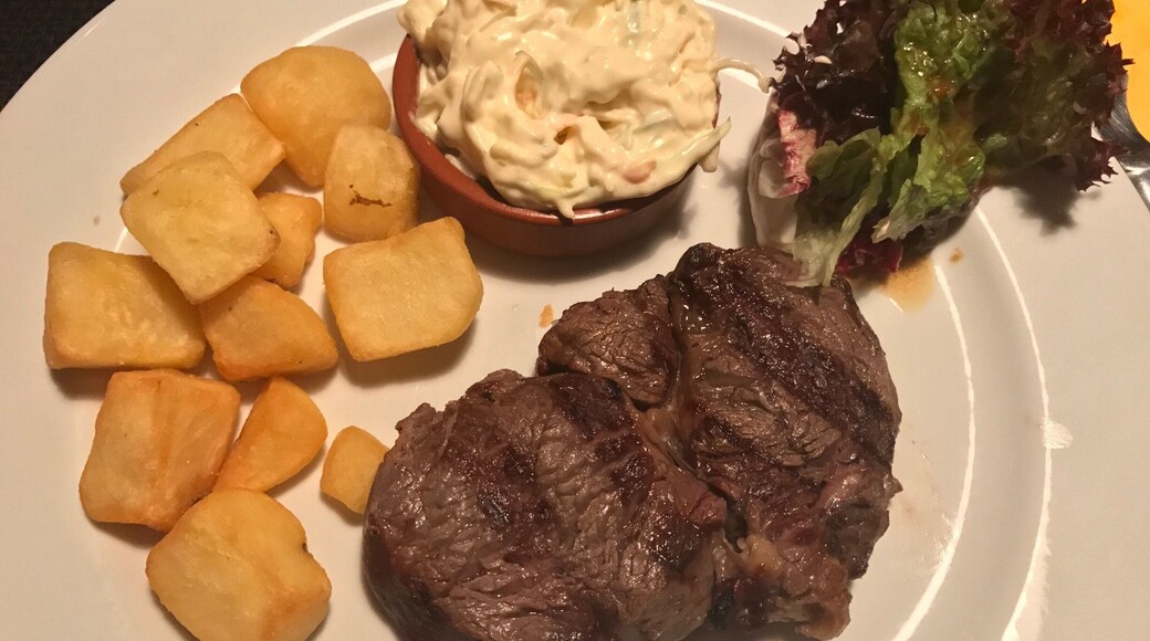 The tapas to start was the best part of the meal. Very good resto in Lanzarote.