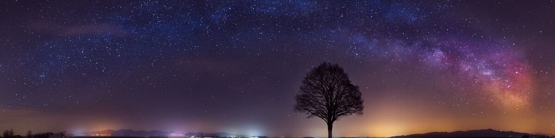 Same spot than last image but this time on a photo is Milkyway galaxy. This is panorama made out of 12 images.
Uploaded for a contest #BvSAstro