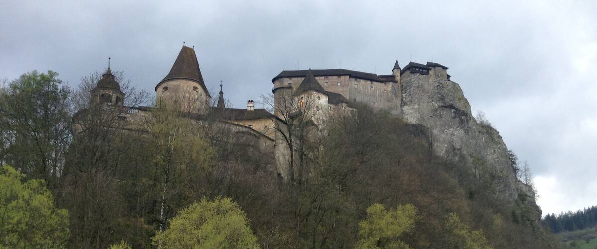 Orava Castle (Oravský hrad), is perched on a rock above the Orava river, in the village of Oravský Podzámok. The castle dates from the Kingdom of Hungary in the 13th century, and has been well preserved over the years. An amazing place to visit!
#architecture #castle