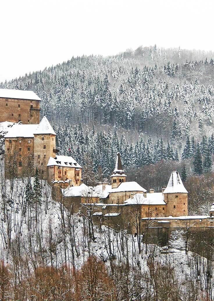 Here’s a magnificent beauty that you should not miss in Eastern Europe: the towering Orava Castle in Oravsky Podzamok, Slovakia.

http://iamaileen.com/orava-castle-slovakia-dracula-nosferatu/ #travel #castles #slovakia