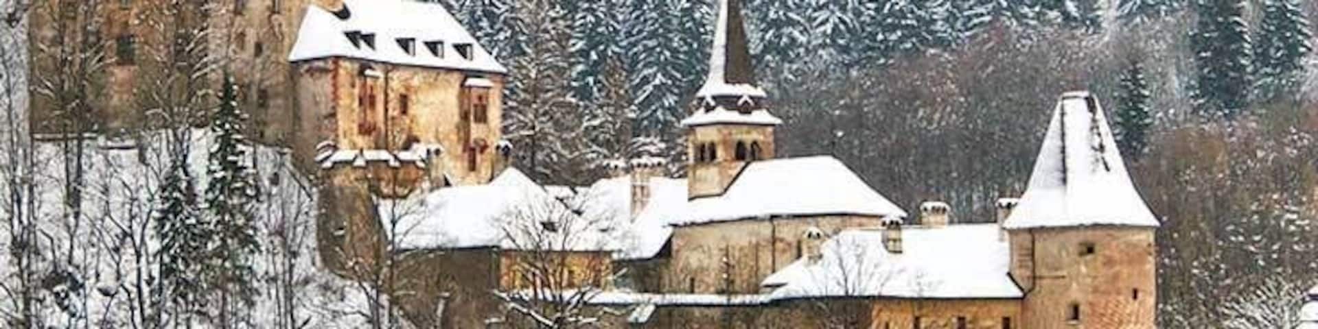Here’s a magnificent beauty that you should not miss in Eastern Europe: the towering Orava Castle in Oravsky Podzamok, Slovakia.
http://iamaileen.com/orava-castle-slovakia-dracula-nosferatu/ #travel #castles #slovakia