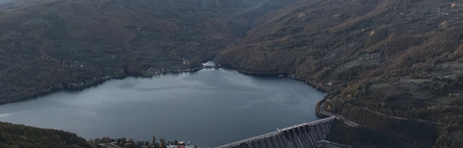 fenomenalan pogled na Perućačko jezero