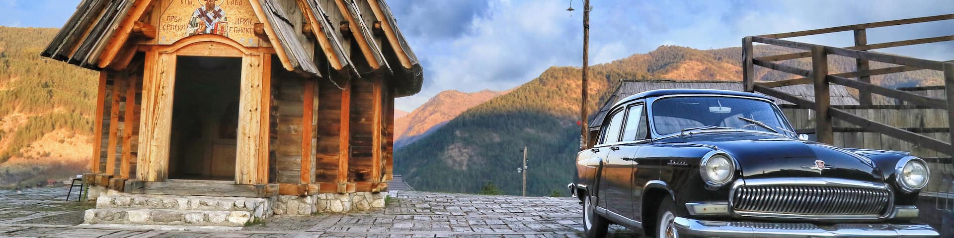 When people goes to Serbia, most of them only goes to Belgrade but there are many wonderful places to see in this country especially Mokra Gora. Drvengrad is located on the most beautiful hill of Mokra Gora with a magnificent view.
#LifeAtExpedia