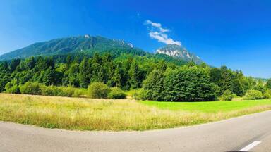 Piatra Craiului, the best view from Zarnesti City 😍