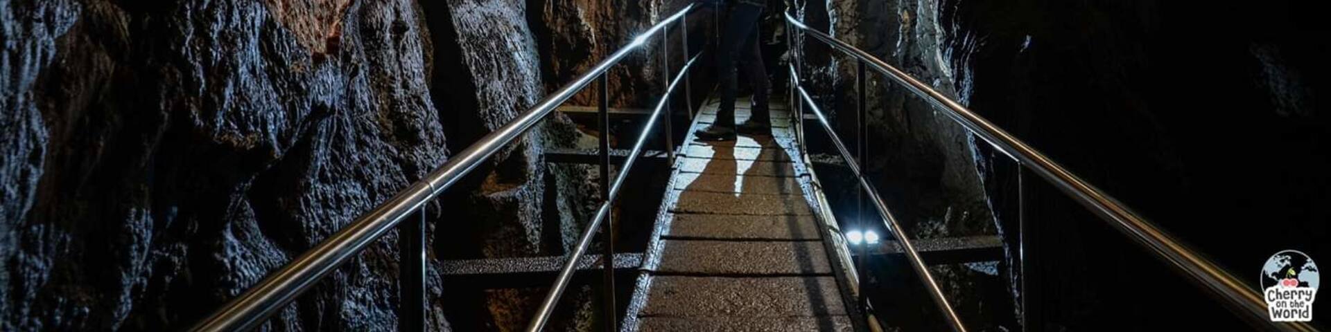 The beautiful Vadu Crisului cave, Romania.
#cherryontheworld #travel #romania #vaducrisului #enjoynature
#easteurope
#travelblog