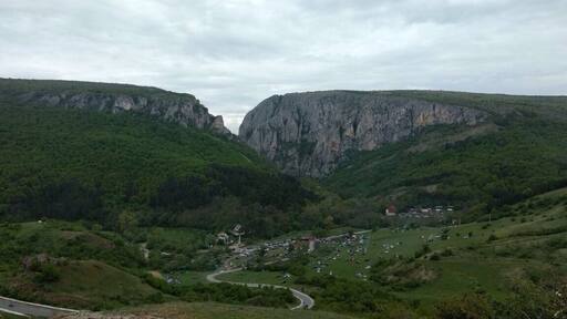 really beautiful places! good for a short but powerfull hike. you can hike from one side to the other following the water on a nice trail! you can also go up and be amazed by the view!