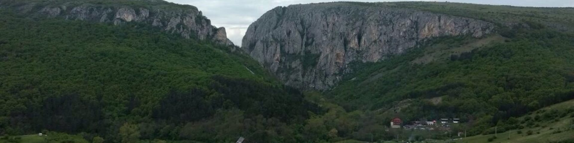 really beautiful places! good for a short but powerfull hike. you can hike from one side to the other following the water on a nice trail! you can also go up and be amazed by the view!