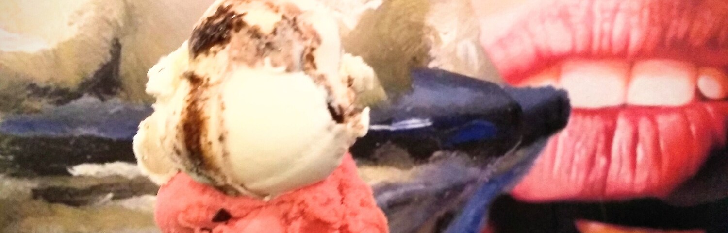 Best gelato in Onesti (I travel here pretty often, being my boyfriend's home town). #Colorful place, with a nice vibe. All their ingredients and machines are brought over from Italy.
#delicious