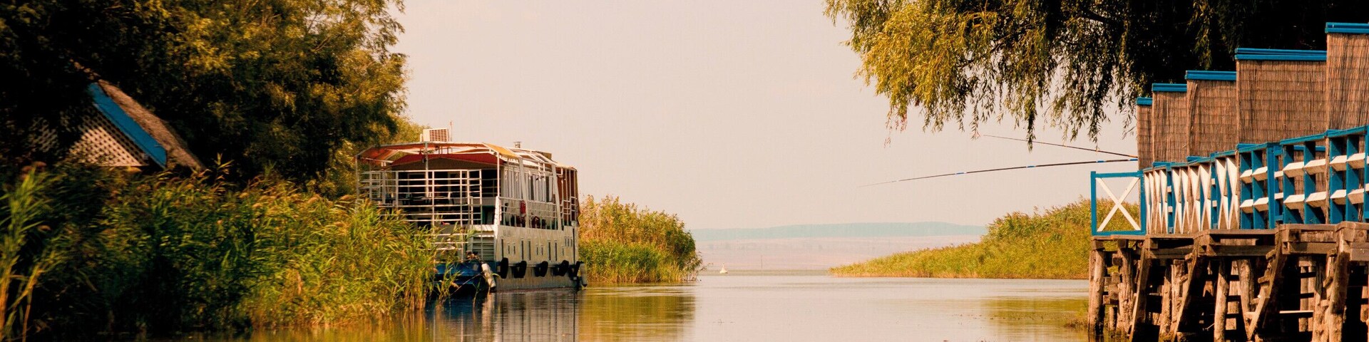 'Our tent ended up being the only one on the beach, so a very intense feeling of solitude grabbed a hold of me. I kept staring at the white sand beach, at the blue sky, and at the quiet sea and the only thing on my mind was an ‘activity’ I am not very familiar with: doing nothing (and I admit that I can’t go on with it for more than 24 hours!). Swimming in the sea, watching the seagulls, dinner on the beach… time flew by and it was suddenly morning, time to take in a glorious sunrise!'
#NationalPark