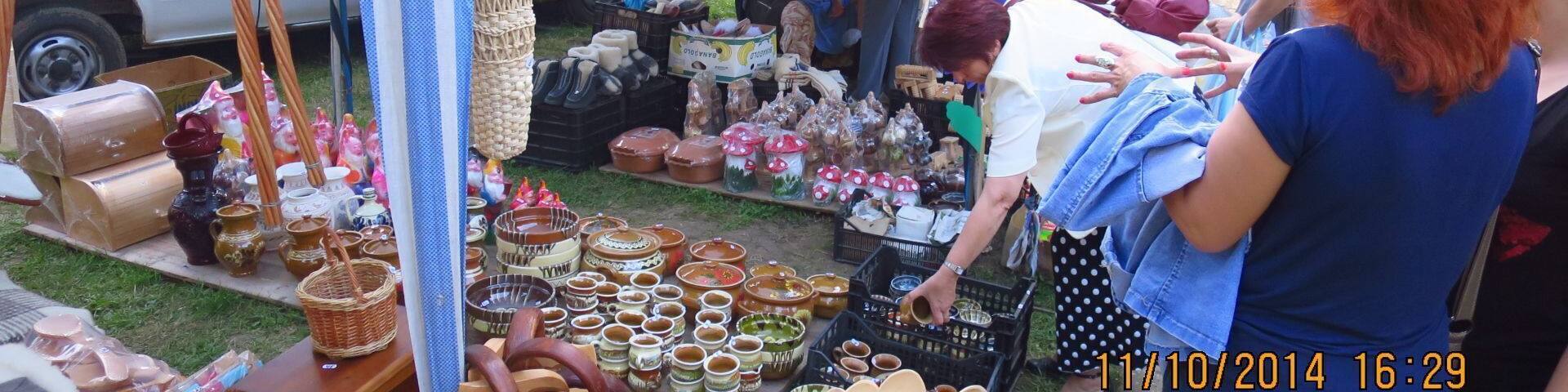 A lot of local handmade objects on a traditional market
#Market