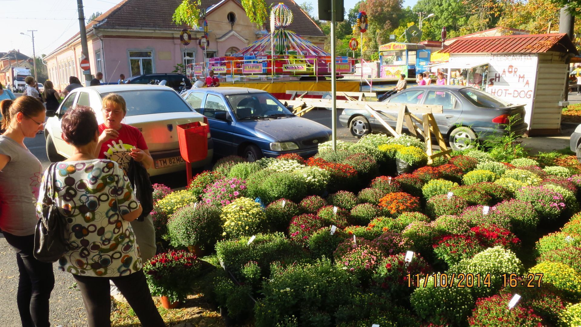 A traditional market in this region, not only flowers.
#Market