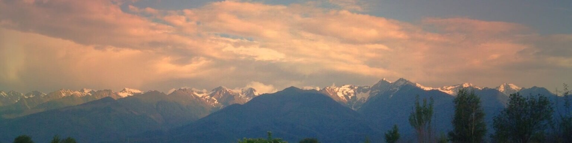 Driving towards Brasov taking the country road to the right in Arpasu de jos after 10km you reach the fantastic place Pastravaria Albota #roadtrip