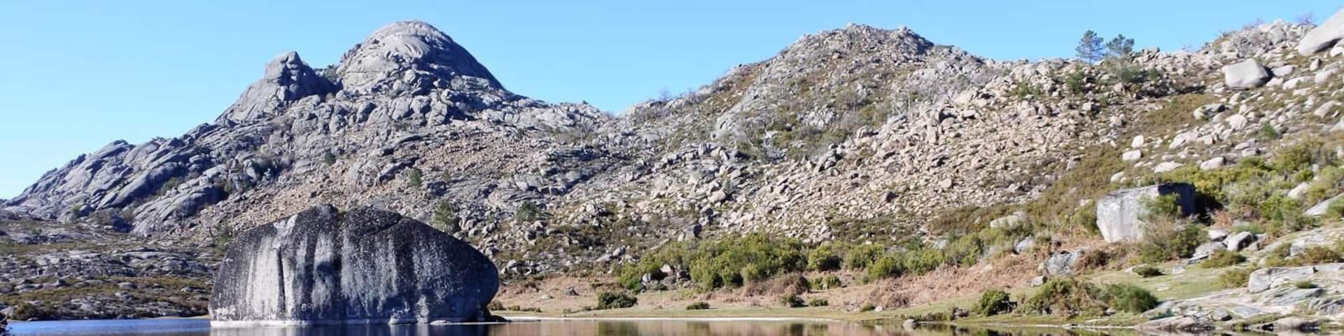 There is a 10k loop #hike in the Peneda-Gerês National Park, which is a medieval path from one village to another.
This is one of the highlights of the hike 😎
#nature #mountains #portugal #lake #geres