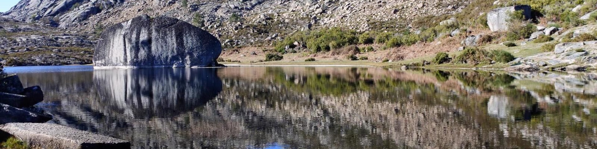 There is a 10k loop #hike in the Peneda-Gerês National Park, which is a medieval path from one village to another.
This is one of the highlights of the hike 😎
#nature #mountains #portugal #lake #geres